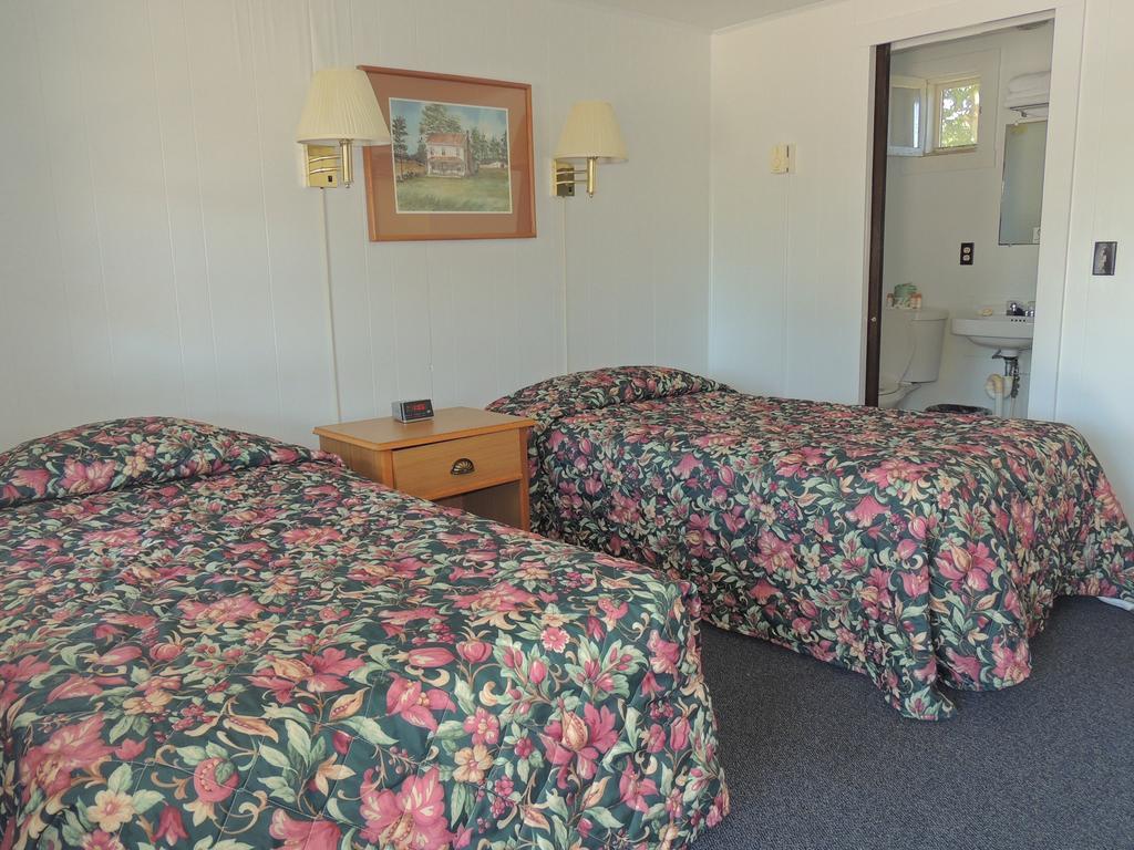 Phil And Anns Sunset Motel Чарлстаун Экстерьер фото